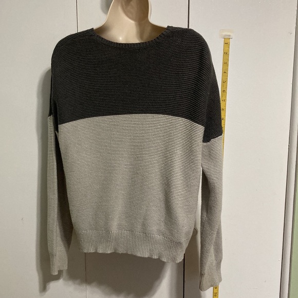 BDG Urban Outfitters Chunky Colorblock Sweater Light Grey Dark Gray Women SP - Picture 7 of 13